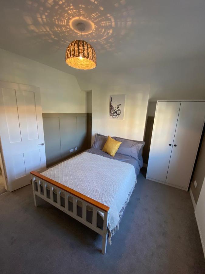 Stylish 2 Bedroom Cottage, Close To Town Centre 워딩 외부 사진